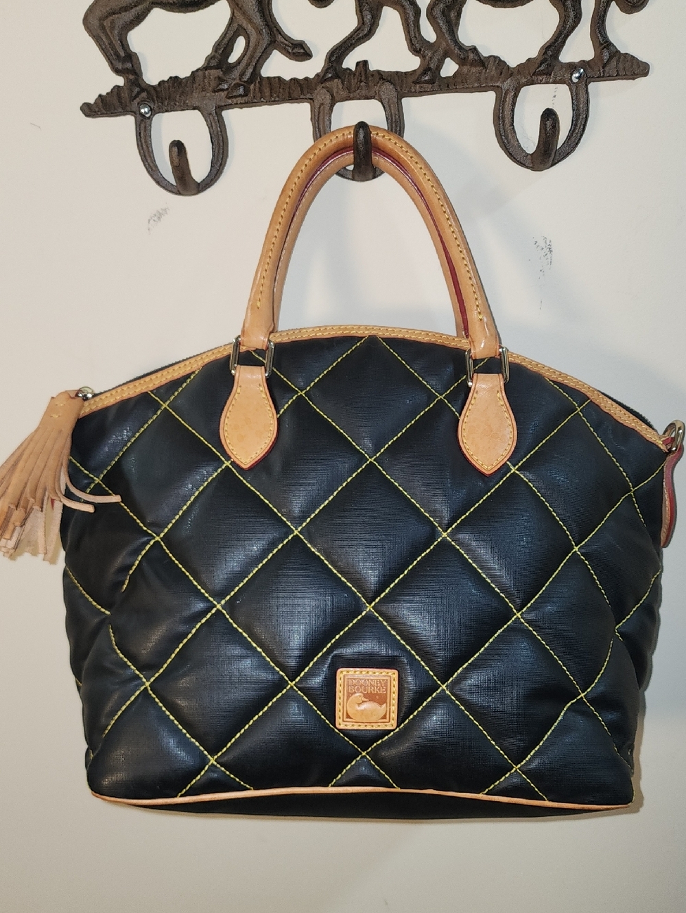 Dooney & Bourke Black Tan Quilted Leather Satchel Shoulder Purse Large Tote